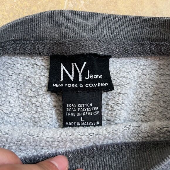 💕Cute sweater 💕   - Picture 6 of 6